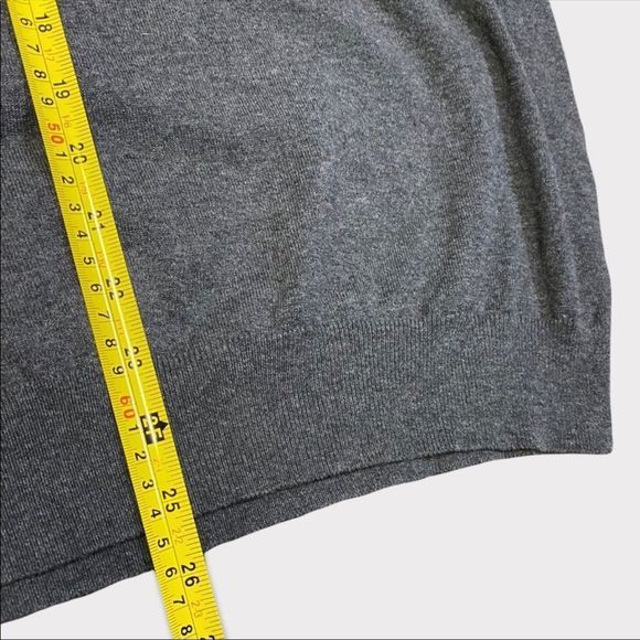 LE CHATEAU | Men’s Sweater Vest - Picture 2 of 3